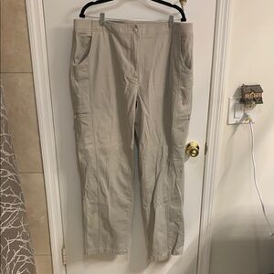 L.L. Bean Women's Tan Cargo Pants in Sz 20 Tall